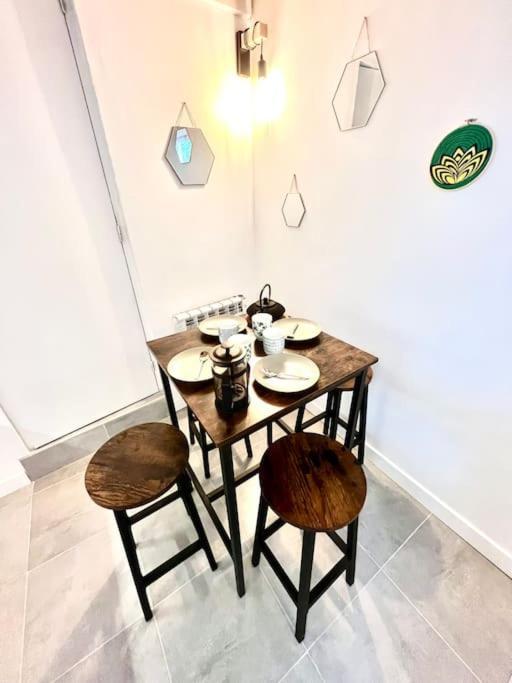 Jolie Mini Maison Lovely Tiny House Vitry-sur-Seine Exterior photo